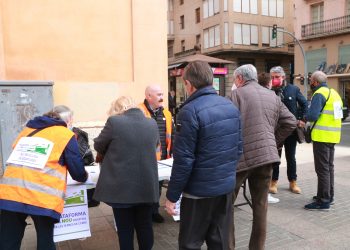 La plataforma recull firmes pel nou hospital a l’Ebre i no descarta mobilitzacions