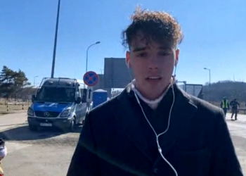 Dani Mayan, un jove politòleg que documenta l’èxode dels refugiats ucraïnesos