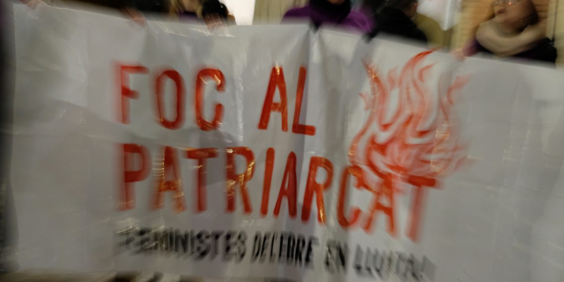 [#Fotogaleria] Feministes Ebrenques tenyeixen Tortosa amb la marxa del 8-M