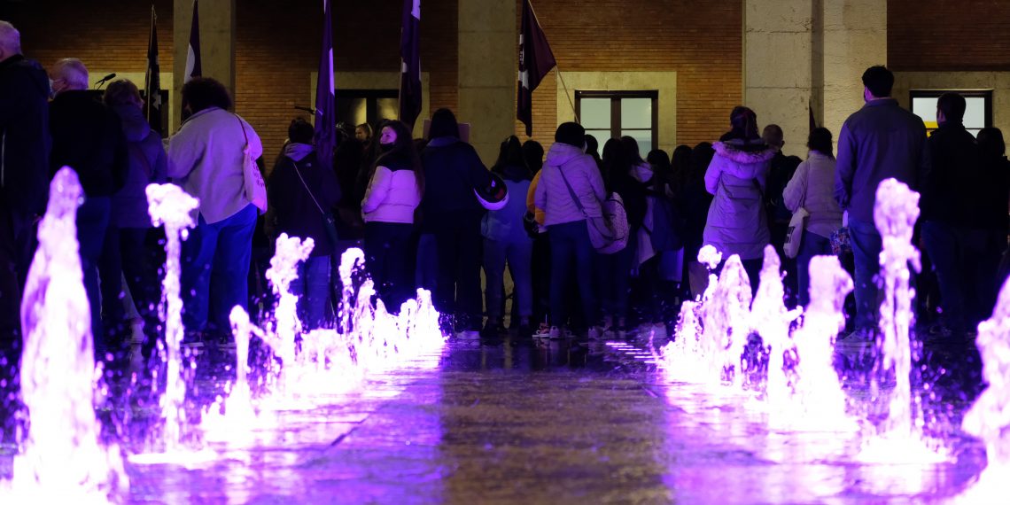 [#Fotogaleria] Feministes Ebrenques tenyeixen Tortosa amb la marxa del 8-M