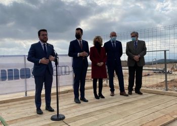 Aragonès diu que estudiaran fer un ramal ferroviari per a l’ampliació de Kronospan