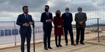 Aragonès diu que estudiaran fer un ramal ferroviari per a l’ampliació de Kronospan