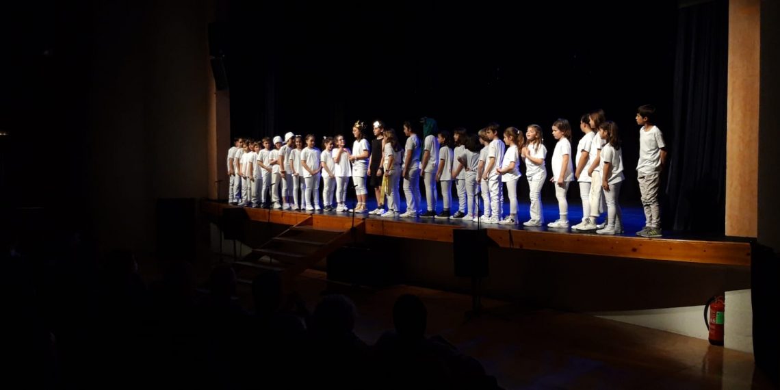 L’emocionant homenatge de l’Escola Municipal de Teatre de Tortosa a Marisa Valls Montesó