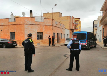 Tres detinguts arran del desmantellament d’un punt de venda de droga a Amposta