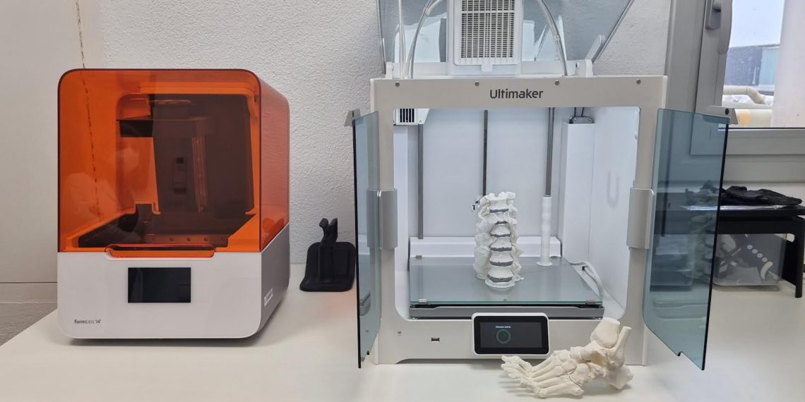 L’hospital de Tortosa simula cirurgies complexes amb el Laboratori 3D Atmosfera