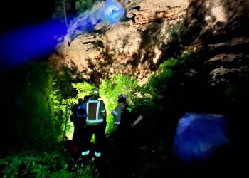 Roba en un xalet de Roquetes i acaba ferit greu al fons d’un barranc