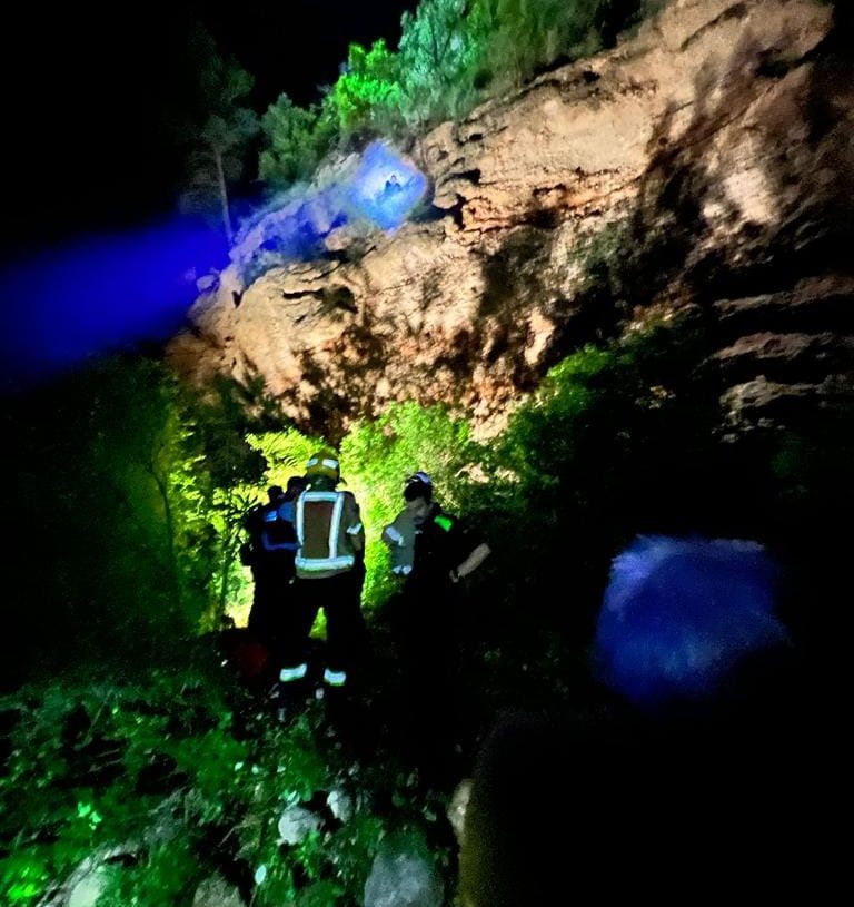 Roba en un xalet de Roquetes i acaba ferit greu al fons d’un barranc