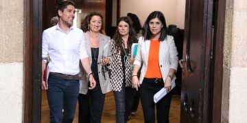 PSC, ERC, Junts i comuns acorden una nova llei perquè el català sigui llengua vehicular i el castellà, “d’ús curricular”