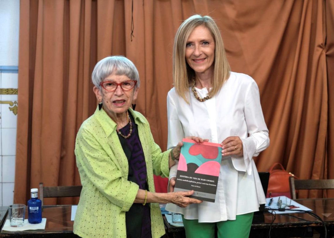 Núria Gil reivindica en un llibre els valors de la pintora i activista ampostina Mari Chordà