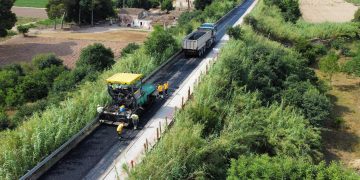 El Consell Comarcal del Baix Ebre repara el ferm de  la Via Verda entre Roquetes i Jesús