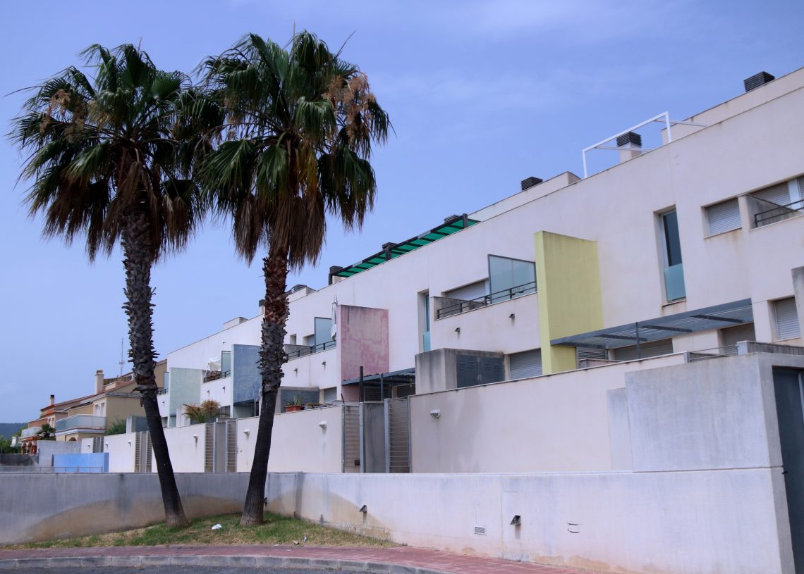 El jutjat reclama a l’Ajuntament d’Alcanar un nou aval milionari per indemnitzar 24 apartaments il·legals de Turov