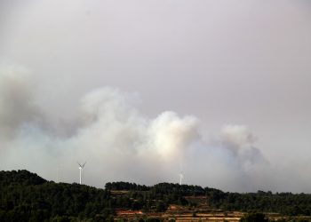 Els Bombers estabilitzen el foc de Corbera d’Ebre, que ha afectat unes 300 hectàrees