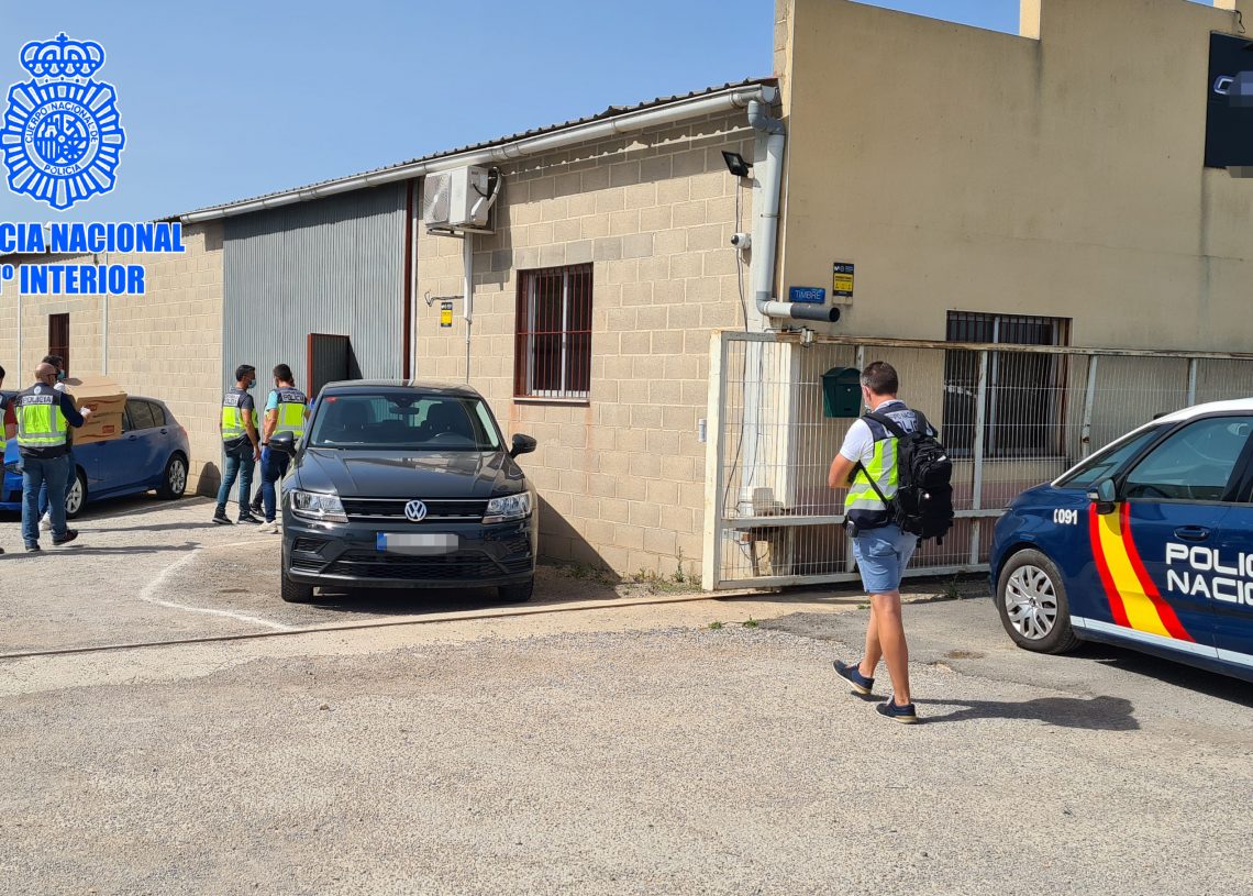 Desarticulen a Deltebre un grup que revenia cotxes d’alta gamma importats d’Alemanya amb el comptaquilòmetres manipulat