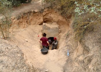 Recuperen un polvorí i un refugi de la fàbrica d’explosius de Flix, abandonada durant la Guerra Civil
