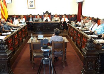 Unanimitat al ple de Tortosa a favor de les famílies afectades per la inscripció a P-3