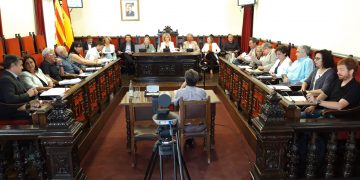 Unanimitat al ple de Tortosa a favor de les famílies afectades per la inscripció a P-3