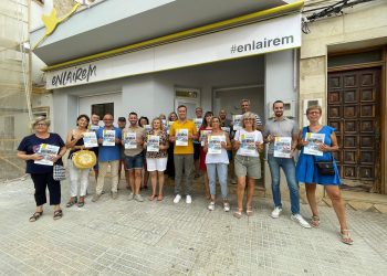 Enlairem Deltebre activa la precampanya amb el primer porta a porta de l’estiu