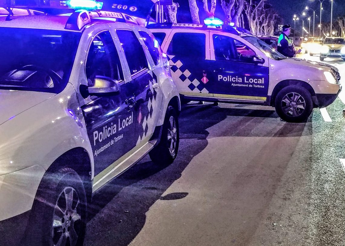 Detingut a Tortosa per intentar vendre droga a dos menors