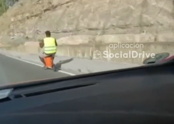 L’home que porta butà a Flix i altres imprudències amb el patinet elèctric