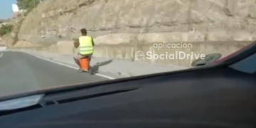 L’home que porta butà a Flix i altres imprudències amb el patinet elèctric