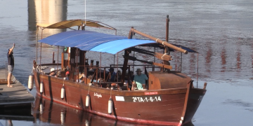 El poc cabal de l’Ebre, amb menys d’un metre a Tortosa, no afecta la navegació fluvial