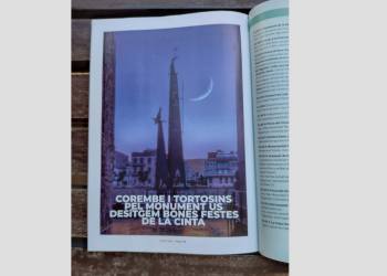 La defensa del monument franquista, a tot color en el programa de les festes de la Cinta