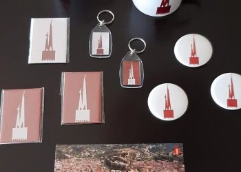 El Corembe contraataca i apel·la a la llibertat d’expressió per defensar el seu anunci amb el monument franquista