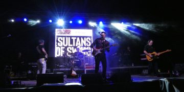 Sultans of Swing Band homenatgen els Dire Straits a Tortosa