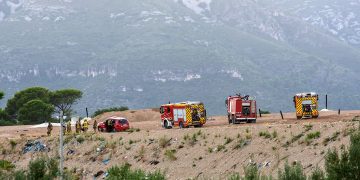 Els Bombers donen per controlat l’incendi de l’abocador del Mas de Barberans