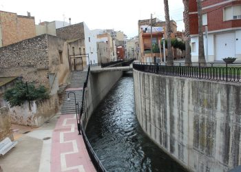 Localitzen el cos sense vida d’una dona al canal d’Amposta