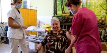 5.000 persones residents i de més de 80 anys es vacunaran de la covid i la grip a l’Ebre