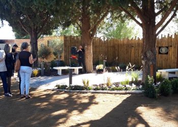 Tortosa inaugura un nou espai al cementiri per a les famílies que han perdut un nadó