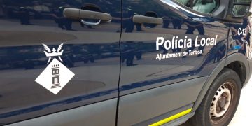 La Policia Local de Tortosa deté dos persones per robar garrofes en una finca de Jesús
