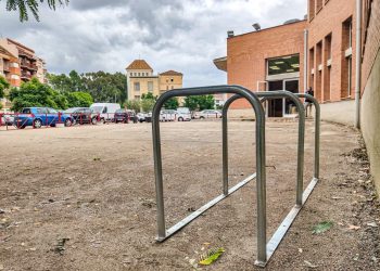 Estos són alguns del centenar de nous aparcaments per a bicicletes de Tortosa