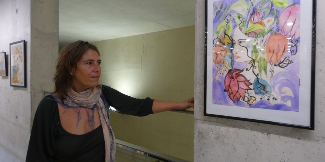 Estela Alcaide, aquarel·les terapèutiques i feministes