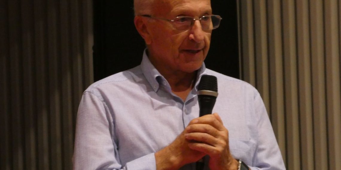 El pas al costat de Paco Vallespí, el referent de la Lliga contra el Càncer a Tortosa