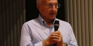 El pas al costat de Paco Vallespí, el referent de la Lliga contra el Càncer a Tortosa