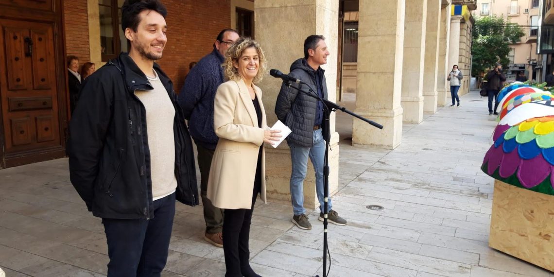 Les escoles de Tortosa reinterpreten la cucafera amb la intervenció artística QKart