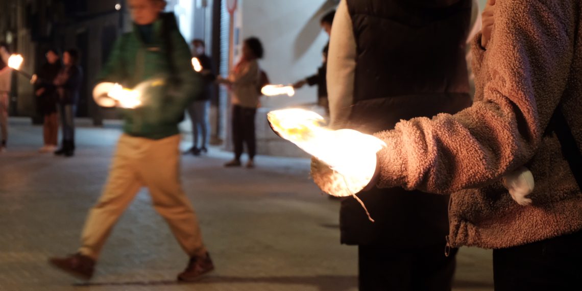 [#Fotogaleria] Les millors imatges de la Marxa de Torxes del 25-N a Tortosa