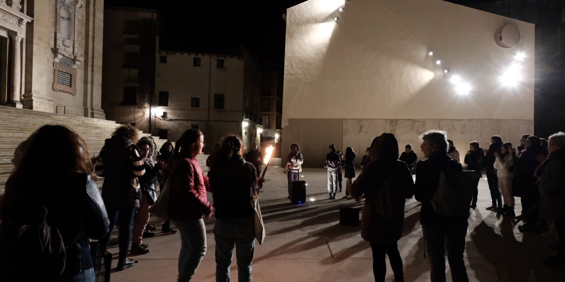 [#Fotogaleria] Les millors imatges de la Marxa de Torxes del 25-N a Tortosa