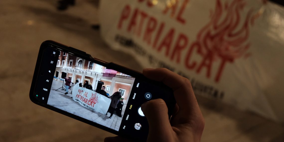 [#Fotogaleria] Les millors imatges de la Marxa de Torxes del 25-N a Tortosa