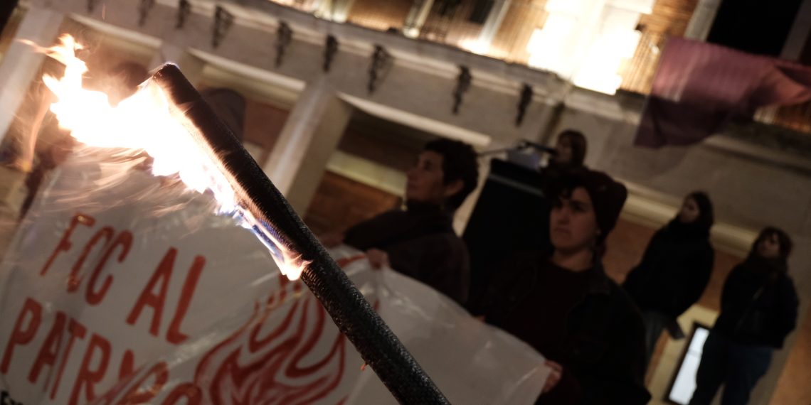 [#Fotogaleria] Les millors imatges de la Marxa de Torxes del 25-N a Tortosa