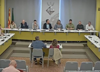 Tensió al ple de Deltebre: ERC i el PSC abandonen el debat de pressupostos