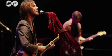 Així és ‘Carícies’, el nou tema d’Èric Vinaixa