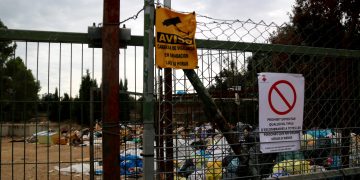 Arnes posa càmeres de vigilància i sanciona el mal ús de l’estació de transferències