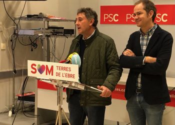 ‘Hi entra de puntetes la llum’, l’últim poemari amb fotos de Tibau sobre la casa i el cos