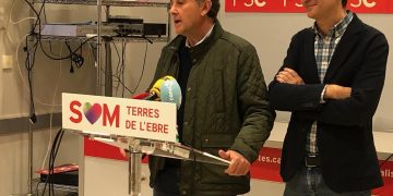 ‘Hi entra de puntetes la llum’, l’últim poemari amb fotos de Tibau sobre la casa i el cos