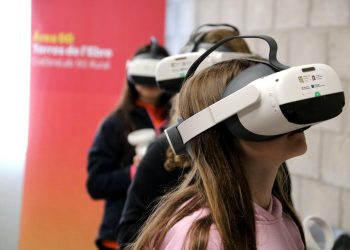 Avatars, realitat virtual i galliners robotitzats: el 5G arriba a les escoles rurals de la Ribera d’Ebre