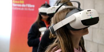 Avatars, realitat virtual i galliners robotitzats: el 5G arriba a les escoles rurals de la Ribera d’Ebre