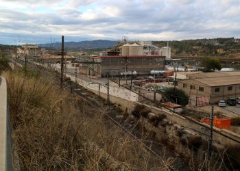 Ercros reubicarà treballadors de Flix en altres centres i mantindrà nou empleats vigilant el complex químic